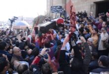 جنازة الفنانة فاتن حمامة 18-1-2015 وفيديو سقوط مشيعي جنازة فاتن حمامة