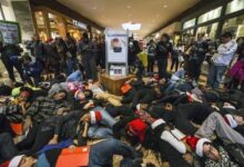 الإنتظار في الجمعة السوداء Date Black Friday من قبل الزبائن