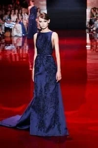 فساتين بالازرق ايلي صعب 2014 خريف وشتاء