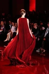 ازياء ايلي صعب 2014 باللون الاحمر